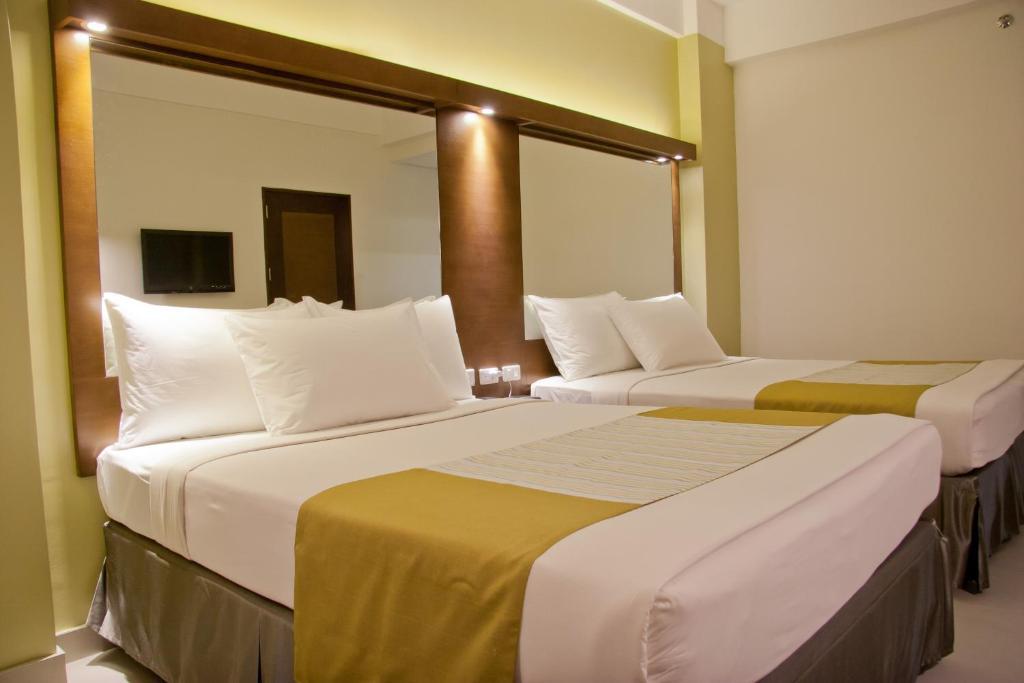 Microtel By Wyndham Acropolis Manila Room photo